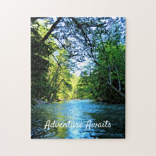Heldere blauwe rivier onder groene bomen in Washin Legpuzzel (Verticaal)