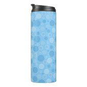 Heldere blauwe tinten met stippen in retro sixties thermosbeker (Geroteerd rechts)