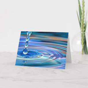 Heldere blauwe waterdruppels stromend kaart