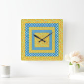 Heldere Daffodils, Jumbo White Polka Dots op Blauw Vierkante Klok (Huis)