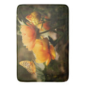 Heldere Deep Yellow Bloemen met Vlinder Badmat (Voorkant Verticaal)