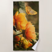 Heldere Deep Yellow Bloemen met Vlinder Strandlaken (Voorkant)