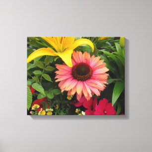 Heldere gele gelaatjes met roze naalddoek canvas afdruk