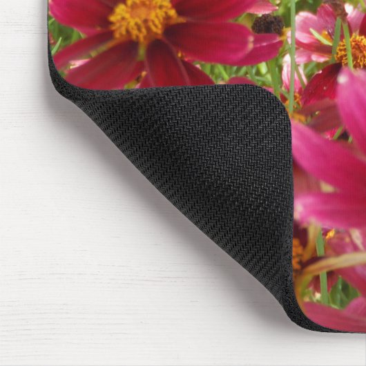 Heldere Hot Pink en gele Daisy bloemen Muismat (Hoek)