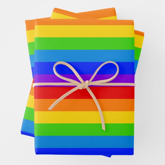 Heldere kleur regenboogstrepen inpakpapier vel (In situ)