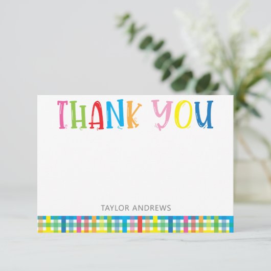 Heldere kleurrijke geplaid gepersonaliseerde dank  bedankkaart (Staand voorkant)