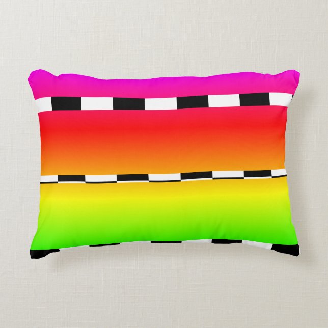 Heldere kleurrijke gestreepte regenboog accent kussen (Voorkant)