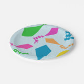 Heldere kleurrijke vliegers in de lucht papieren bordje (Gekanteld)