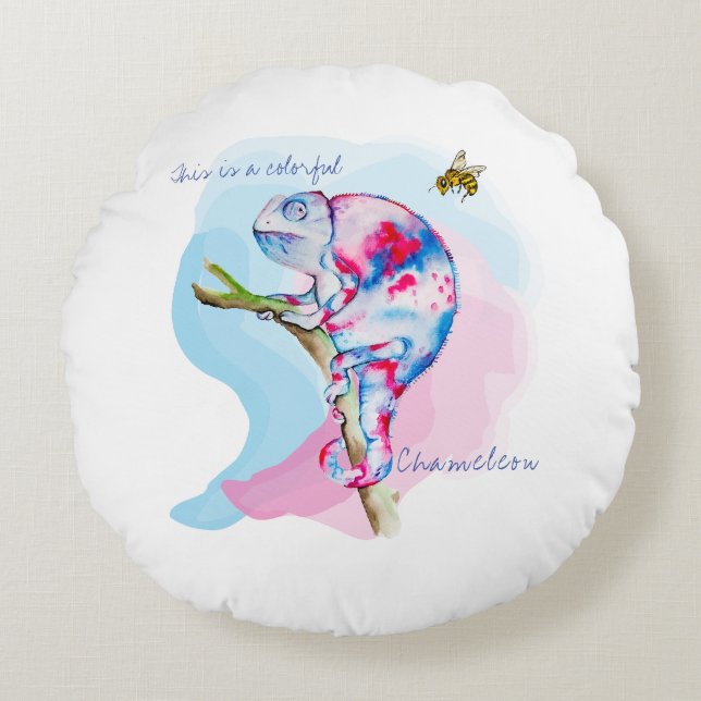 Heldere kleurrijke waterverf kameleon en bij. rond kussen (Voorkant)