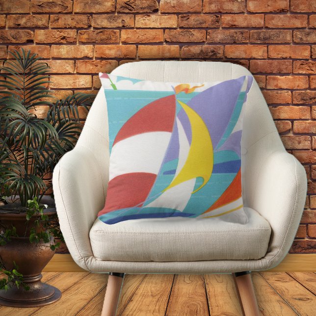 Heldere Kleurrijke Zeilboten Vlaggen Blauw Water Buitenkussen (Bright colourful abstract sailboats in lake on home decor pillow.)