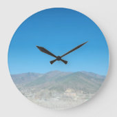 Heldere lucht boven het berglandschap grote klok (Voorkant)