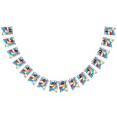 Heldere multi gekleurde zeilboten in Lake Sky Vlaggetjes (Alle)