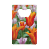 Heldere oranje tulpen in het park creditkaart flessenopener (Achterkant)