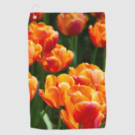 Heldere oranje tulpen in het park golfhanddoek