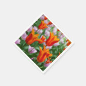 Heldere oranje tulpen in het park servet (Hoek)