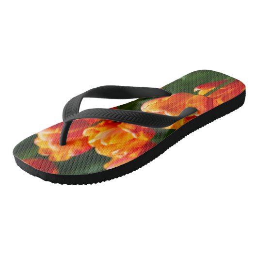 Heldere oranje tulpen in het park teenslippers (Schuin)