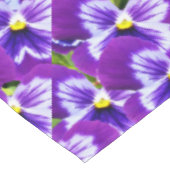 Heldere Paarse pansieën met gele Buttonnen, Tafelkleed (Gekanteld)