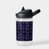 Heldere plastic drinkbeker met een donkerblauwe mo waterfles (Links)