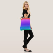 Heldere regenboog tote bag (Op model)