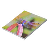 Heldere regenboogroze dragonvlieg notitieblok (Linkerzijde)
