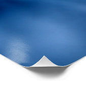 Heldere rode tulp op donkerblauwe achtergrond perfect poster (Hoek)