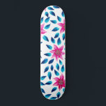 Heldere roze blauwe bloemen laten acrylverf achter persoonlijk skateboard<br><div class="desc">Dit moderne en meisjespatroon is perfect voor de trendy en stijlvolle vrouw. Hij is voorzien van handbeschilderde heldere, heldere neonroze, wazige roze, blauwgroen groene en navy blauwe acrylbloemen en bladpatroon boven op een eenvoudige witte achtergrond. Het is artsachtig, , elegant, uniek en origineel. Stijlvol met deze handbeschilderde bloemen, gemaakt door...</div>