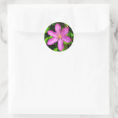 Heldere Roze Bloemen Bloeien & Groene Achtergrond Ronde Sticker (Tas)