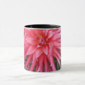 Heldere roze Dahlia bloem. Mok (Midden)