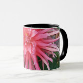 Heldere roze Dahlia bloem. Mok (Voorkant rechts)