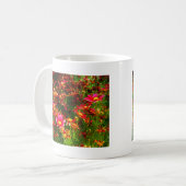 Heldere roze en gele Daisy Wilde bloemen Koffiemok (Voorkant links)