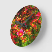 Heldere roze en gele Daisy Wilde bloemen Ronde Klok (Hoek)