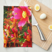 Heldere roze en gele Daisy Wilde bloemen Theedoek (Quarter Fold)