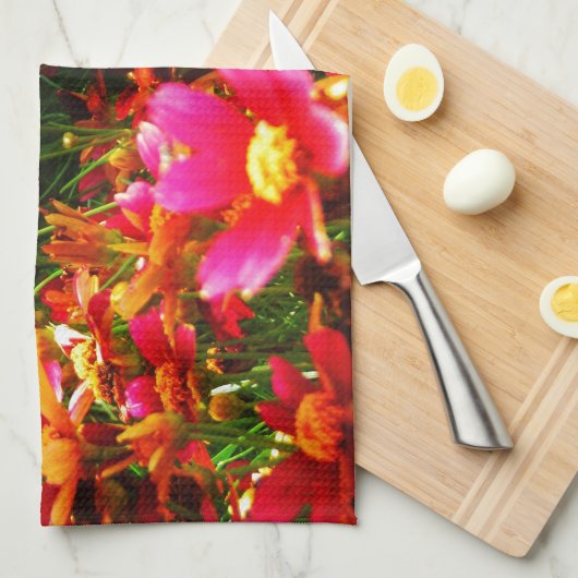 Heldere roze en gele Daisy Wilde bloemen Theedoek (Quarter Fold)