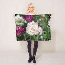 Heldere roze tulpen op een zonnige dag