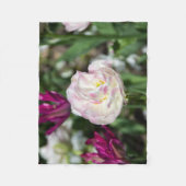 Heldere roze tulpen op een zonnige dag fleece deken (Voorkant)