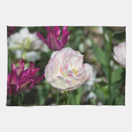 Heldere roze tulpen op een zonnige dag theedoek (Horizontaal)