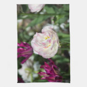 Heldere roze tulpen op een zonnige dag theedoek (Verticaal)