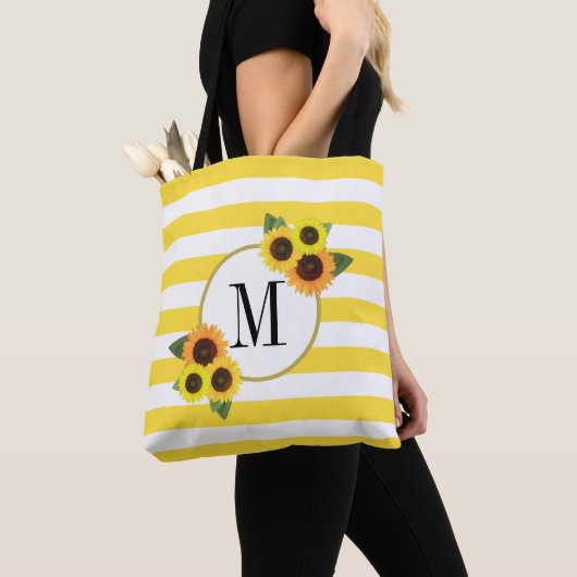 Heldere strepen Gele Zonnebloemen Bloemen Monogram Tote Bag (Dichtbij)