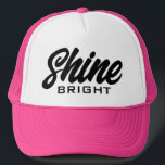 Heldere trucker met motivatie prijsopgave trucker pet<br><div class="desc">Schoon een heldere Trucker Hat met een motivatie prijsopgave. Aangepast roze baseball-pet met scripttypografie. Stijlvol design met handschrift. Beschikbaar in verschillende kleuren. Voeg uw eigen schattige prijsopgave of gezegde optioneel toe. Fun Birthday cadeauidee voor vrienden en familie.</div>