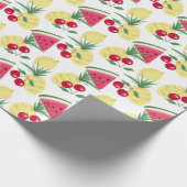Heldere vruchten en bessen op wit. cadeaupapier (Hoek)