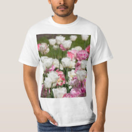 Heldere witte en roze tulpen op een zonnige dag t-shirt