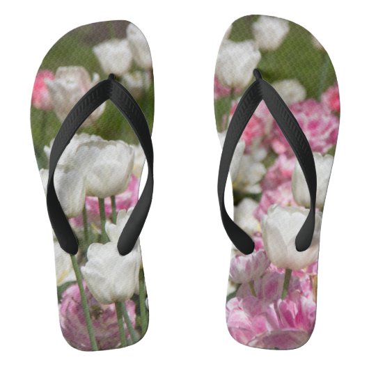 Heldere witte en roze tulpen op een zonnige dag teenslippers (Voetbed)