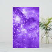 Heldere witte en violette paarse sterren Hemels (Staand voorkant)