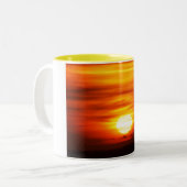 Heldere zon bij zonsondergang, Jersey Tweekleurige Koffiemok (Voorkant links)