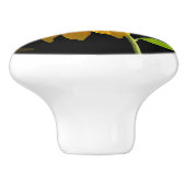 Heldere zonnebloem op zwarte achtergrond keramische knop (Zijkant)