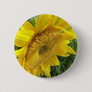 Heldere zonnebloem ronde button 5,7 cm