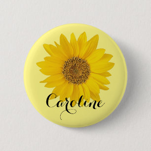 Heldergeel zonnebloem met aangepaste naam ronde button 5,7 cm