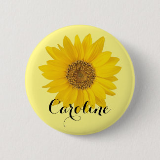 Heldergeel zonnebloem met aangepaste naam ronde button 5,7 cm
