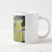 Heldergele conga drums foto.jpg grote koffiekop (Rechts)