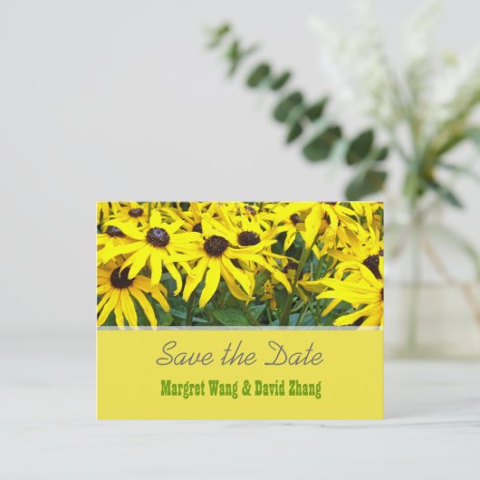 Heldergele dagbloemen in de zomer sparen de datum aankondigingskaart (Staand voorkant)